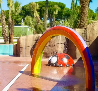 Rainbow – Spray Toons Aquatic Figure